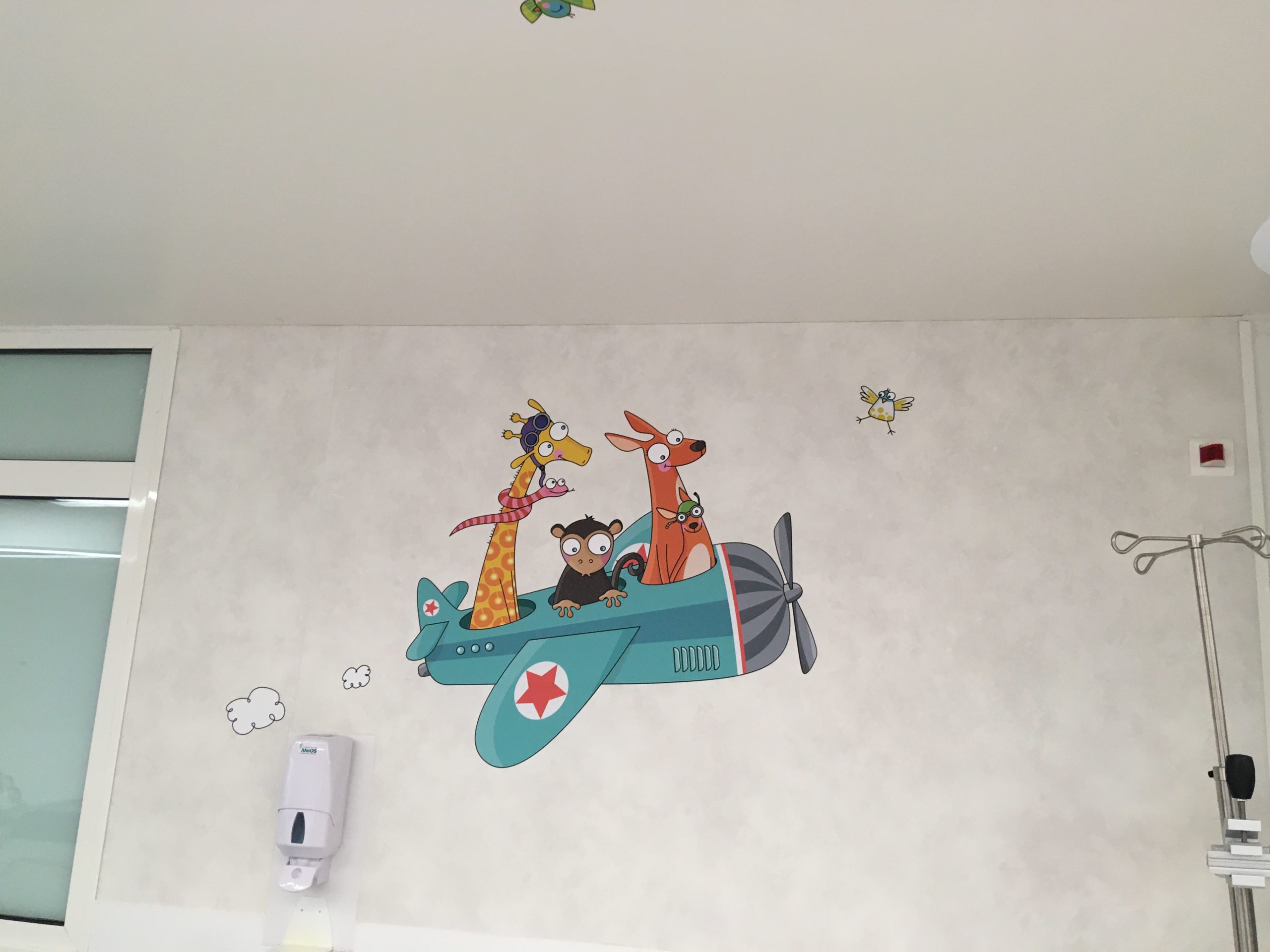 Puis en SSPI un secteur dédié à la pédiatrie a été décoré