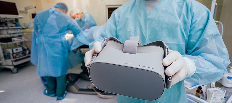 Des casques de réalité virtuelle au bloc opératoire